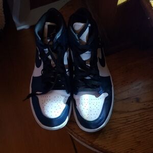 Men's Black and White Sneakers